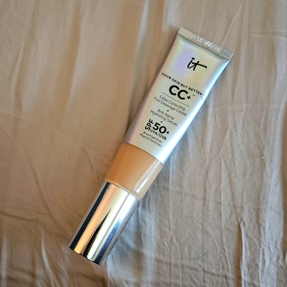 It CC+ full coverage cream Shade - light